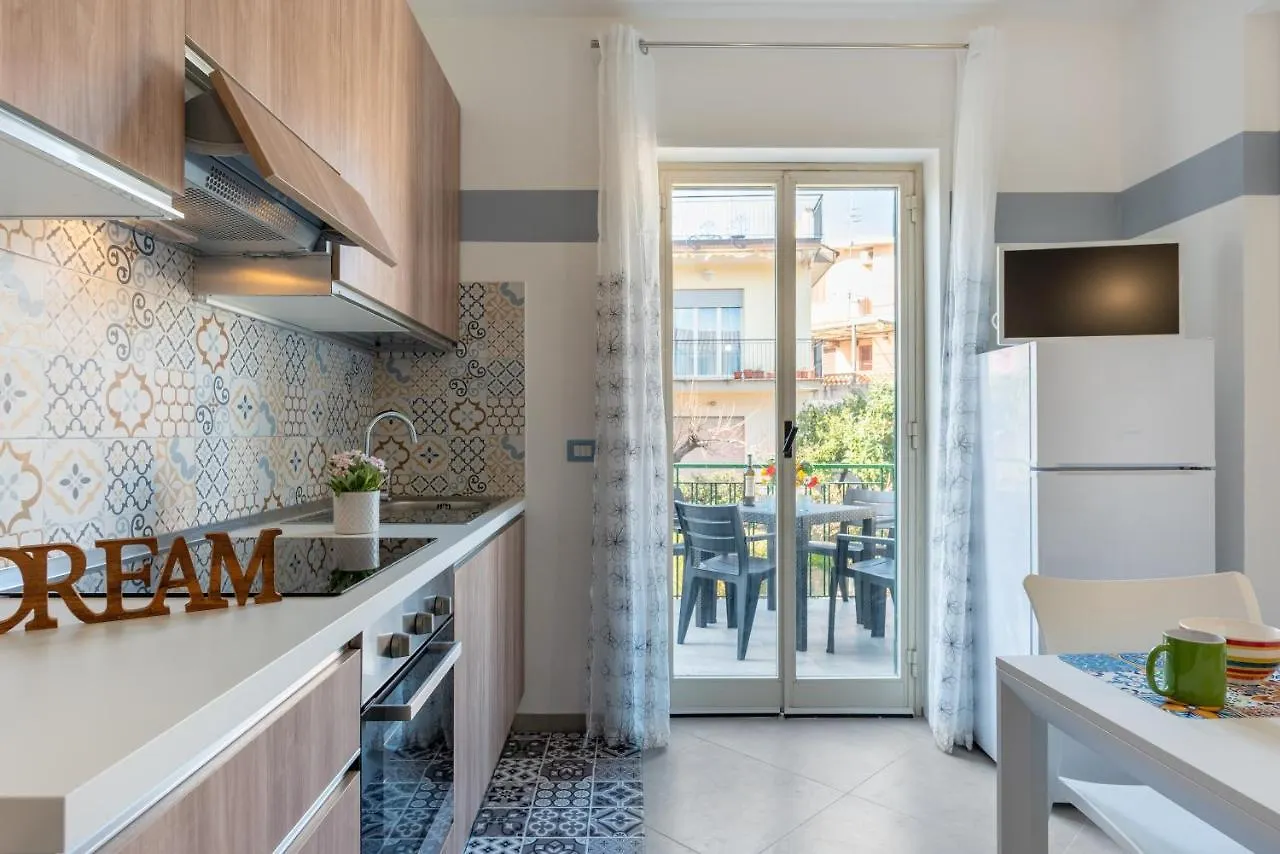 La Casa Di Tobia & Little Paradise Beach Apartments Giardini Naxos