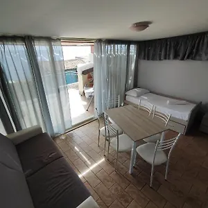 Sicily Travel Apartment's 4 Giardini Naxos
