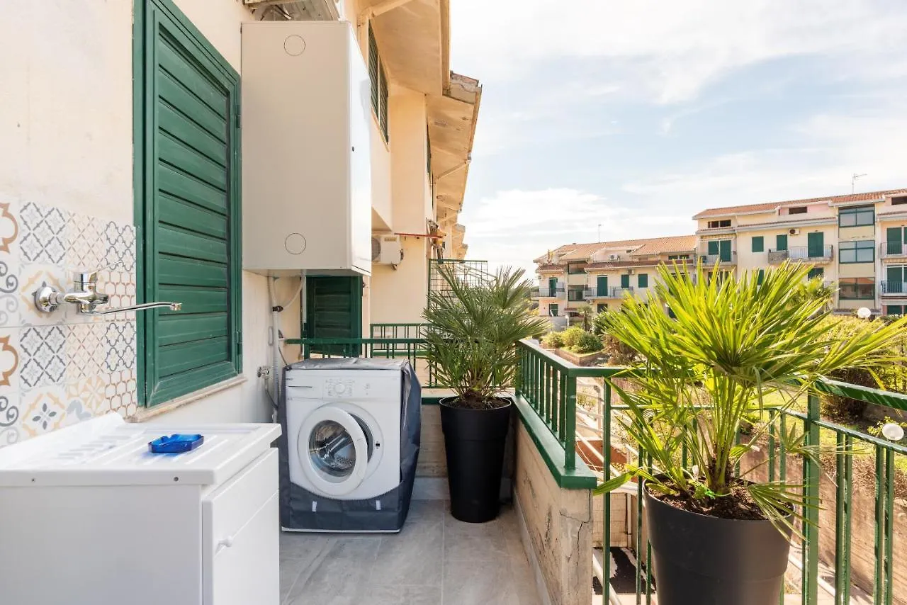 La Casa Di Tobia Central Flat near the Sea Giardini Naxos Appartamento