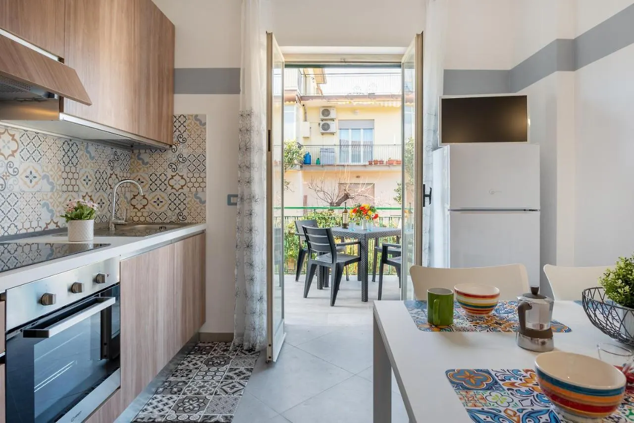 Appartamento La Casa Di Tobia Central Flat near the Sea Giardini Naxos Italia
