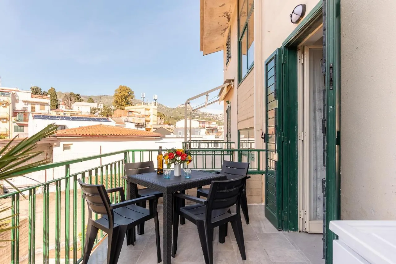 La Casa Di Tobia Central Flat near the Sea Giardini Naxos 0*,  Italia