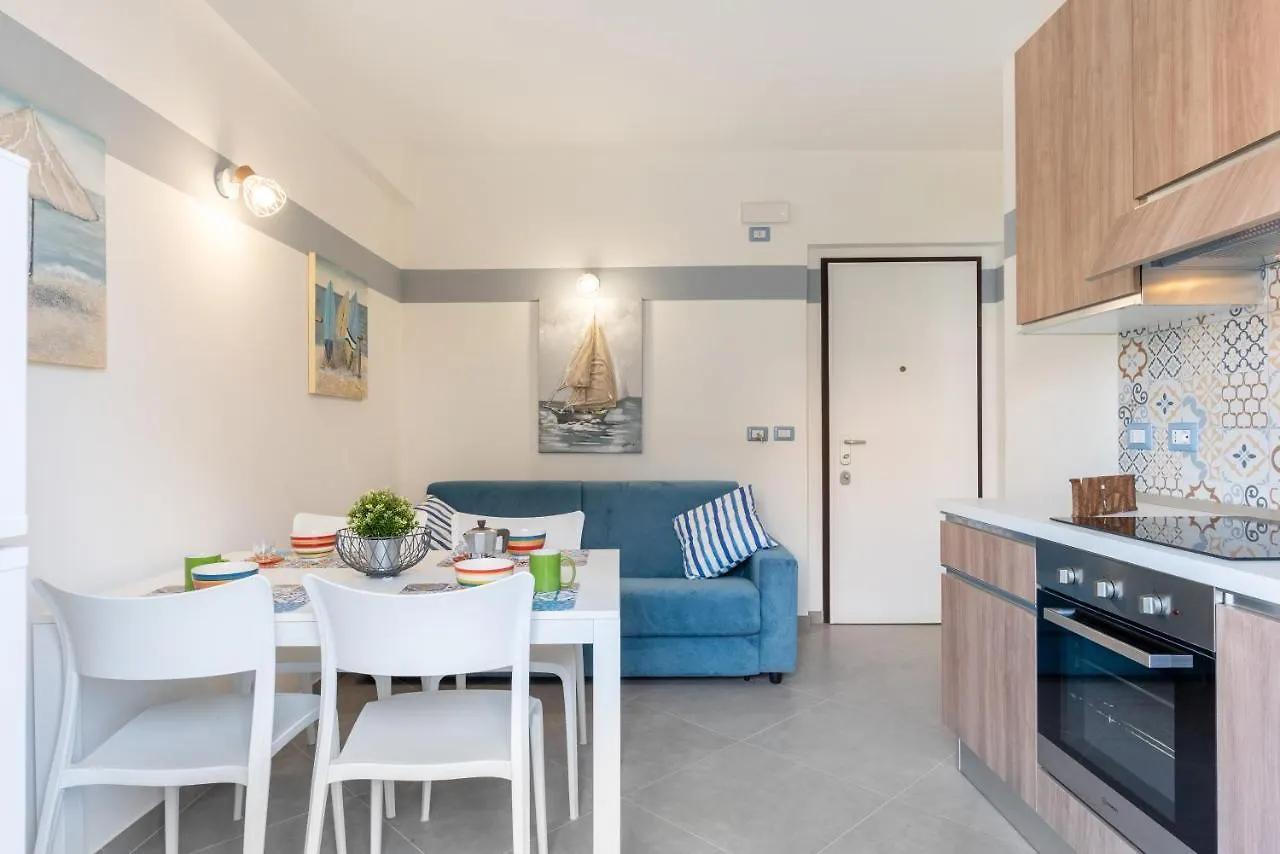 Appartamento La Casa Di Tobia Central Flat near the Sea Giardini Naxos Italia